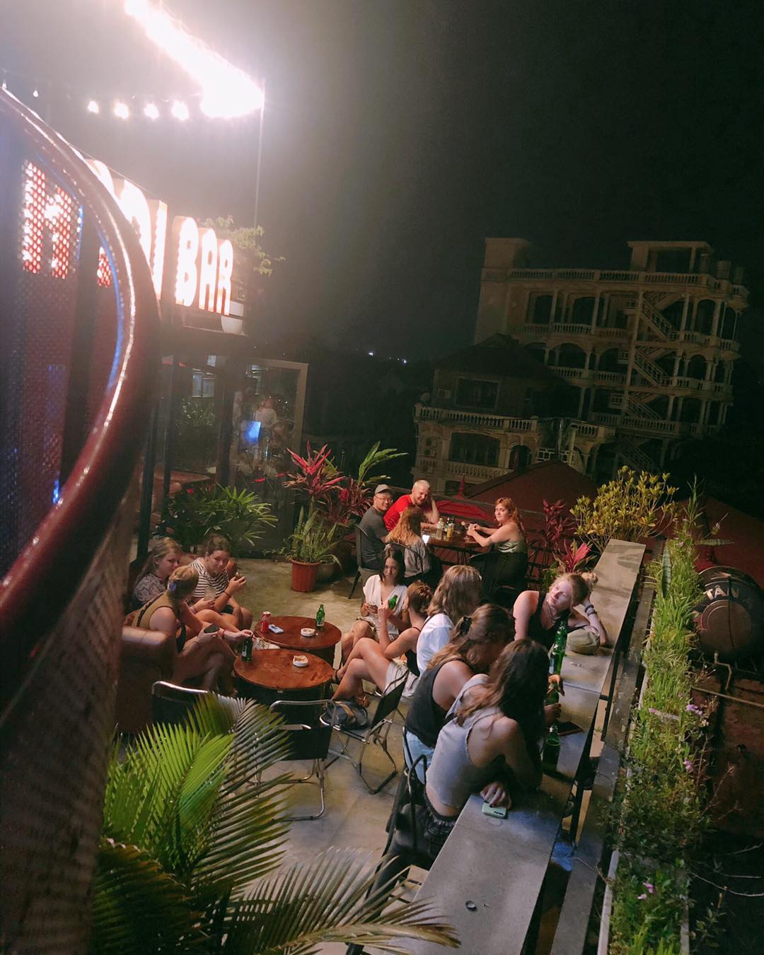 Aadi Bar sở hữu không gian bar trên tầng thượng ấn tượng thu hút nhiều du khách trong và ngoài nước